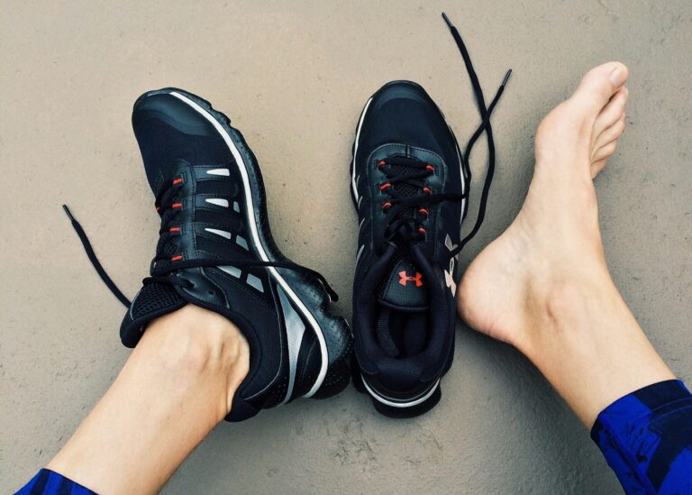 chaussure sportif pied nu
