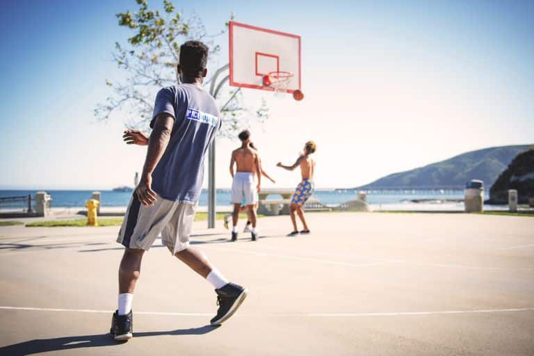 Les règles du basket expliquées simplement (par un joueur d&rsquo;un autre sport)