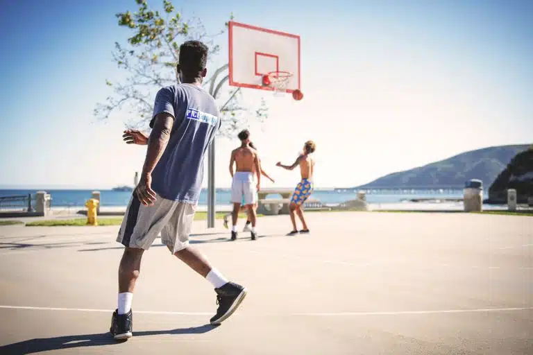 Les règles du basket expliquées simplement (par un joueur d&rsquo;un autre sport)